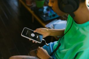 How to Use Podcasts to Increase Brand Awareness